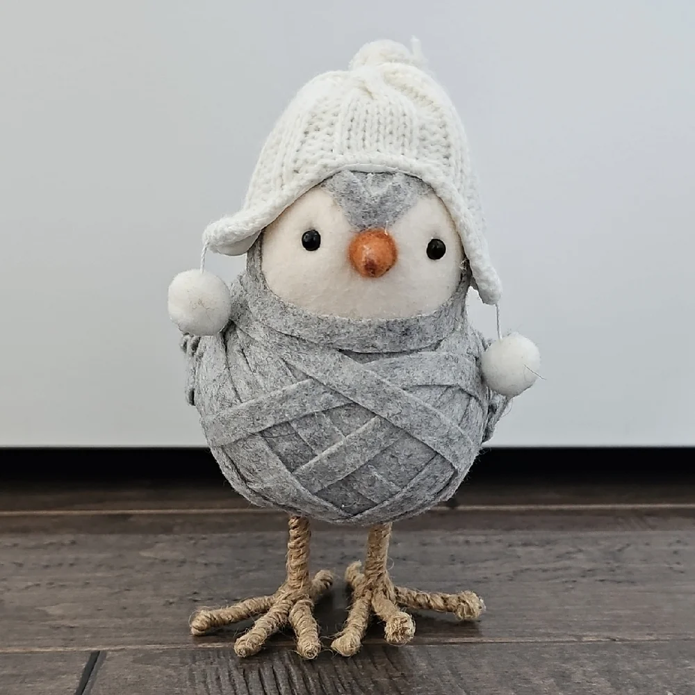 Rare & Retired Spritz Target Featherly Friends 2013 Bird with Knit & Pompom Hat